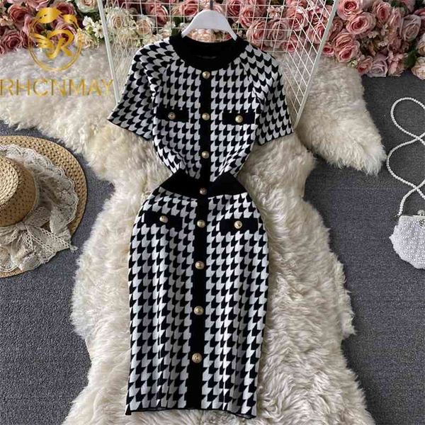 fashion summer dress women vintage o-neck short sleeve houndstooth knitted woman single-breasted pencil 210520, Black;gray
fashion summer dress women vintage o-neck short sleeve houndstooth knitted woman single-breasted pencil 210520, Black;gray