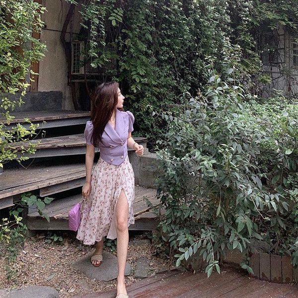 skirts vintage floral print chiffon long for women elastic high waist korean 2021 spring summer black white split boho skirt
skirts vintage floral print chiffon long for women elastic high waist korean 2021 spring summer black white split boho skirt