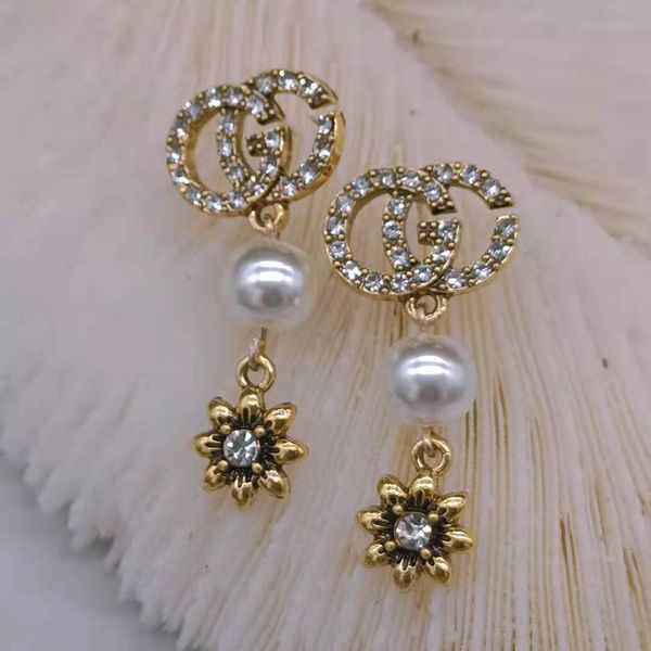 ladies fashion jewelry double flower women's gold small fresh full earrings, Golden;silver
ladies fashion jewelry double flower women's gold small fresh full earrings, Golden;silver