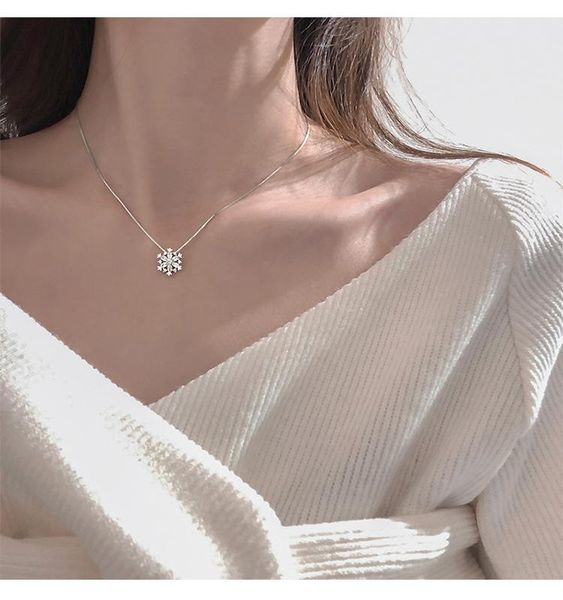 pendant necklaces flash cubic zircon snowflake necklace 925 colour clavicle chain for women, Silver
pendant necklaces flash cubic zircon snowflake necklace 925 colour clavicle chain for women, Silver
