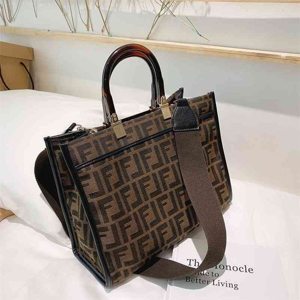fend female f shopping single shoulder portable large capacity medium tote bag fashion style designer handbag yw vhsi
fend female f shopping single shoulder portable large capacity medium tote bag fashion style designer handbag yw vhsi