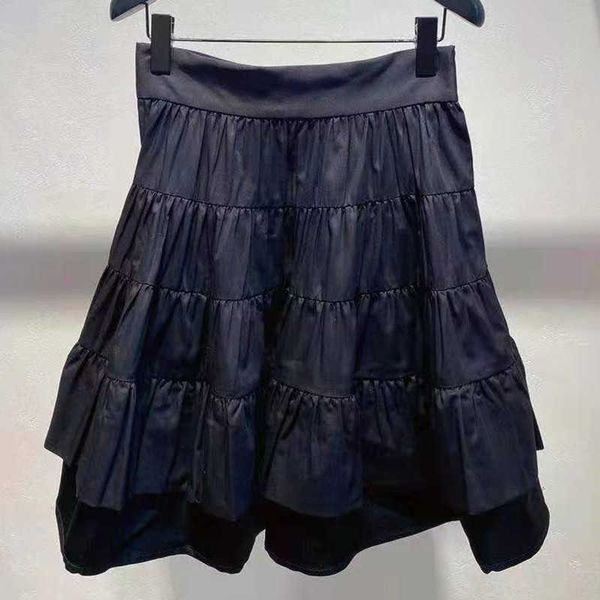 s fadan family's solid and versatile high waist cake skirt in autumn winter 2021, Black
s fadan family's solid and versatile high waist cake skirt in autumn winter 2021, Black