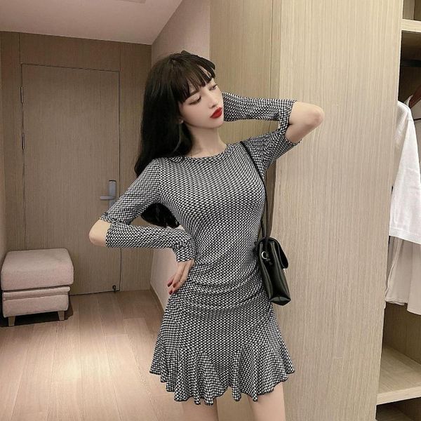 casual dresses anglo-american design feeling small long-sleeved round collar waist falbala fishtail packet hip fashion dress, Black;gray
casual dresses anglo-american design feeling small long-sleeved round collar waist falbala fishtail packet hip fashion dress, Black;gray