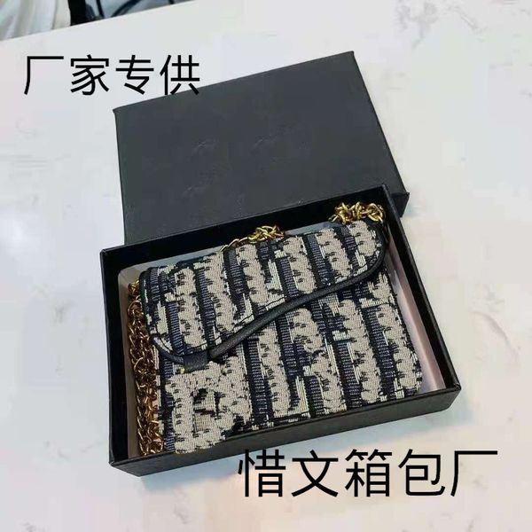 2021 new fashion mini saddle chain small change bag korean ins single shoulder messenger bag female
2021 new fashion mini saddle chain small change bag korean ins single shoulder messenger bag female