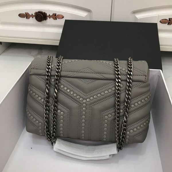 2021 ladies chain diagonal bag shoulder bags luxury designer handbag leather material evening totes retro casual brand pack 8800
2021 ladies chain diagonal bag shoulder bags luxury designer handbag leather material evening totes retro casual brand pack 8800