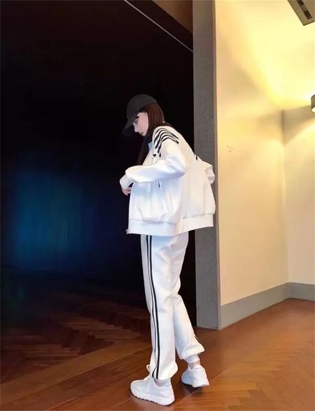 pants brand designer high-end sports suit autumn women's tide brands european style casual cardigan long-sleeved letter printing two-pi, White
pants brand designer high-end sports suit autumn women's tide brands european style casual cardigan long-sleeved letter printing two-pi, White