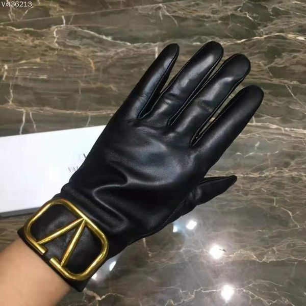 five fingers gloves vip design genuine leather black disposible for women, Blue;gray
five fingers gloves vip design genuine leather black disposible for women, Blue;gray