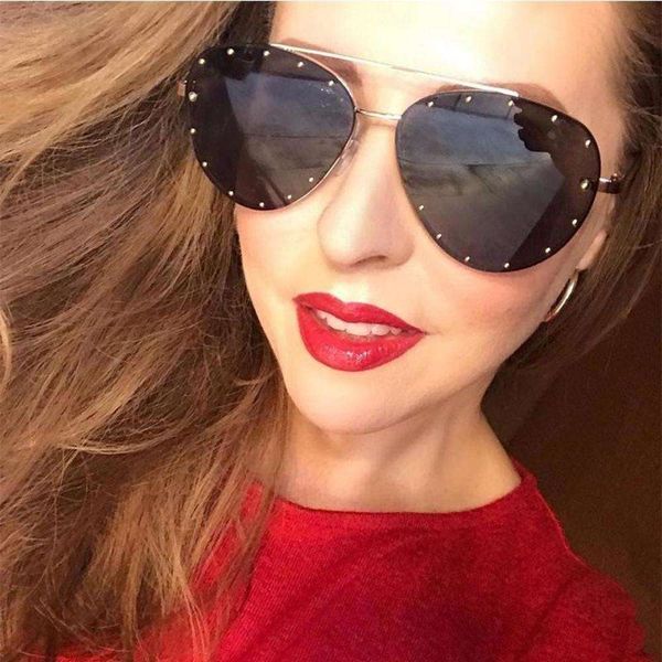 Fashionable sun frames Designer Classic Metal 2021 Fashion Rimless Brand Pilot Women's Ladies Sunglasses Vintage Oculos Feminino, Black
Fashionable sun frames Designer Classic Metal 2021 Fashion Rimless Brand Pilot Women's Ladies Sunglasses Vintage Oculos Feminino, Black