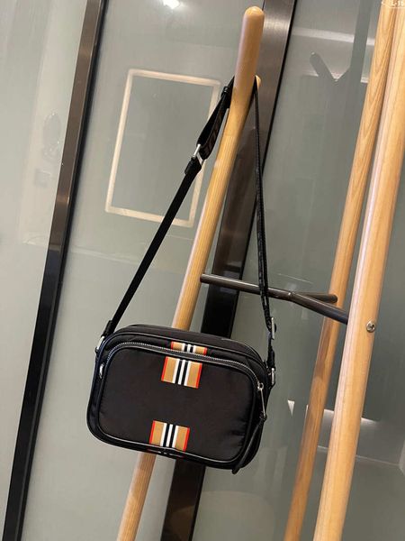 fashion shoulder bags classic solid canvans 2021 autumn crossbody bag small aquare-bags camera-bags zipper size:22*9*15cm
fashion shoulder bags classic solid canvans 2021 autumn crossbody bag small aquare-bags camera-bags zipper size:22*9*15cm