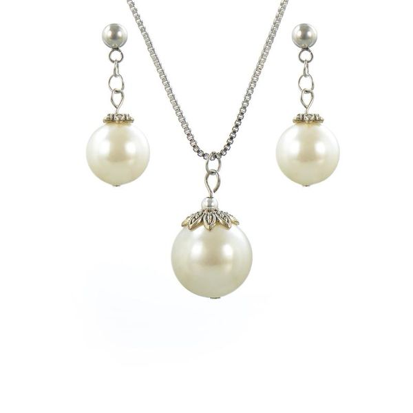 chains vintage style pearl pendant silver chain necklace with hanging earrings jewelry set
chains vintage style pearl pendant silver chain necklace with hanging earrings jewelry set