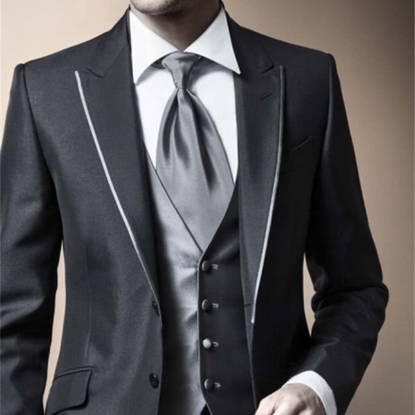 men's suits & blazers brand groom tuxedos black groomsmen peak lapel man suit/bridegroom/wedding/prom/dinner (jacket+pants+tie+ves, White;black
men's suits & blazers brand groom tuxedos black groomsmen peak lapel man suit/bridegroom/wedding/prom/dinner (jacket+pants+tie+ves, White;black