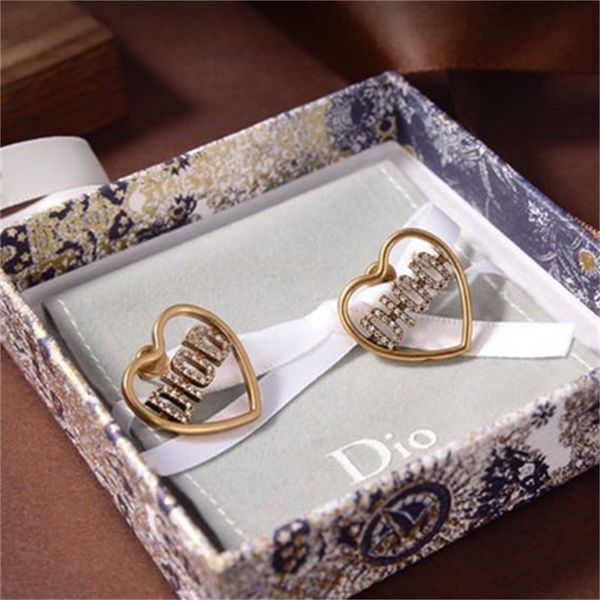 designer jewelry new letter love high version material simple temperament silver needle earrings, Black
designer jewelry new letter love high version material simple temperament silver needle earrings, Black
