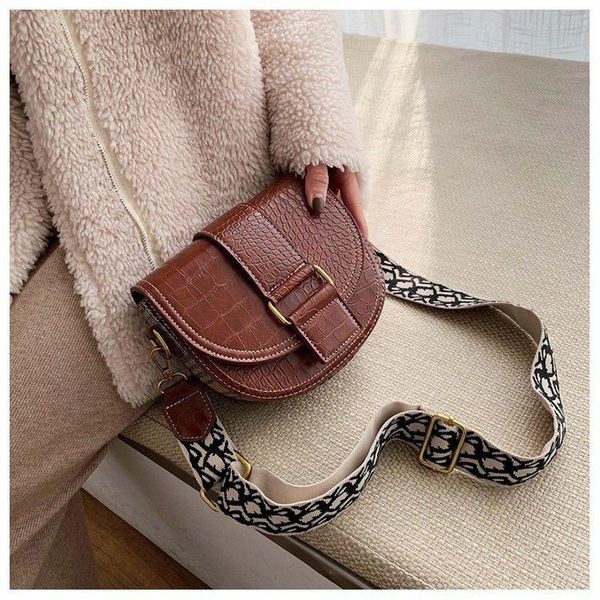 evening bags women crossbody bag fashion crocodile semicircle saddle pu leather shoulder for female handbags designer bolsas 2021
evening bags women crossbody bag fashion crocodile semicircle saddle pu leather shoulder for female handbags designer bolsas 2021