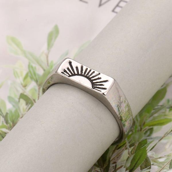 wedding rings 2021 retro trend sunrise men's ring simple and versatile travel dating for women party gift men, Slivery;golden
wedding rings 2021 retro trend sunrise men's ring simple and versatile travel dating for women party gift men, Slivery;golden