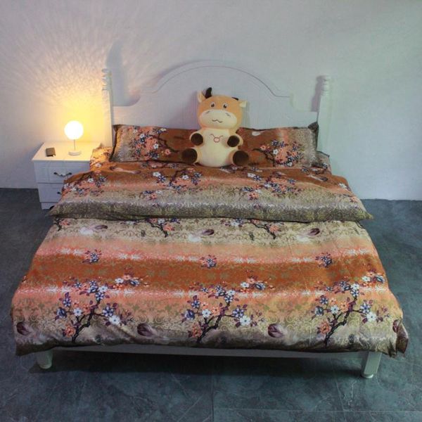 bedding sets home textiles golden feather flowers set double sheet luxury king size bed linens duvet cover pillow case
bedding sets home textiles golden feather flowers set double sheet luxury king size bed linens duvet cover pillow case