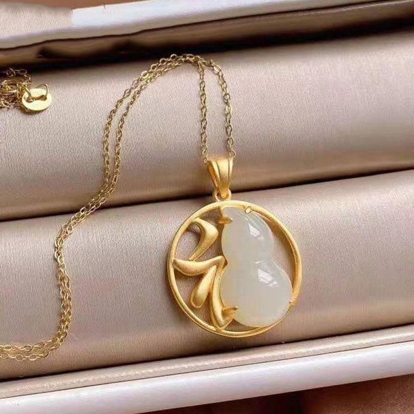 chains silver natural hetian chalcedony "fu" pendant necklace chinese style retro unique ancient gold craft charm brand jewelry
chains silver natural hetian chalcedony "fu" pendant necklace chinese style retro unique ancient gold craft charm brand jewelry