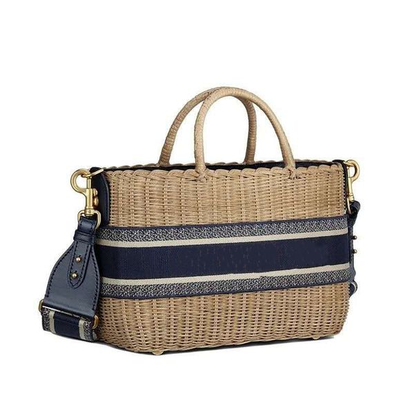 luxury female 2021 letter embroidery tote shopping bag woven vegetable basket rattan bag
luxury female 2021 letter embroidery tote shopping bag woven vegetable basket rattan bag