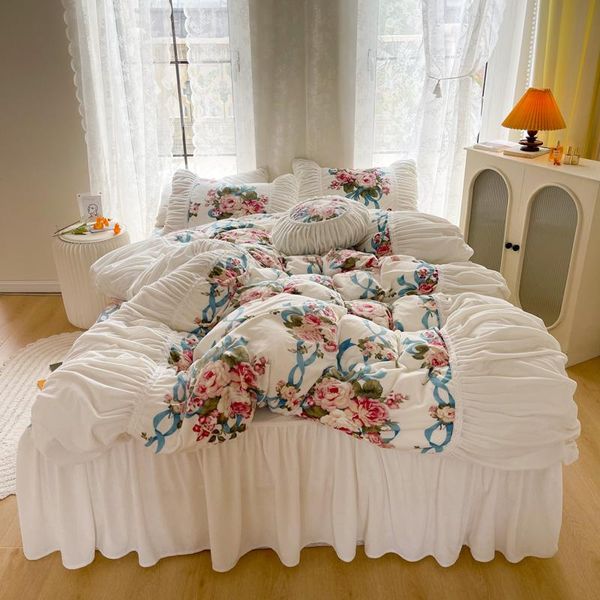 bedding sets vintage french flower printing princess bed skirt set shaggy velvet fleece ruffles duvet cover quilt pillowcases
bedding sets vintage french flower printing princess bed skirt set shaggy velvet fleece ruffles duvet cover quilt pillowcases