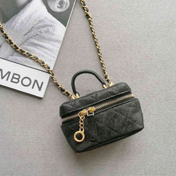 70% factory store leather lingge box mini small portable single shoulder messenger bag small chain cosmetic bag
70% factory store leather lingge box mini small portable single shoulder messenger bag small chain cosmetic bag