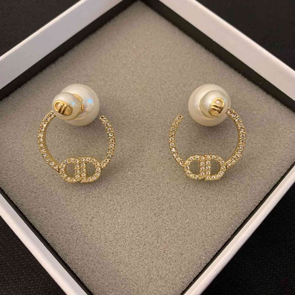 special offer 2021 luxury designer jewelry family's new letter pearl earrings in 2021, Golden;silver
special offer 2021 luxury designer jewelry family's new letter pearl earrings in 2021, Golden;silver