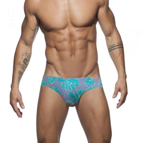 men's swimwear trunks printed low waist triangle anti embarrassment cup shorts quick drying nylon swimsuit beach pants
men's swimwear trunks printed low waist triangle anti embarrassment cup shorts quick drying nylon swimsuit beach pants