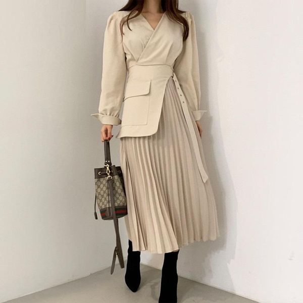 casual dresses v-neck slim waist belted female dress 2021 autumn elegant long sleeve chic stitching pleated midi ladies vestidos, Black;gray
casual dresses v-neck slim waist belted female dress 2021 autumn elegant long sleeve chic stitching pleated midi ladies vestidos, Black;gray