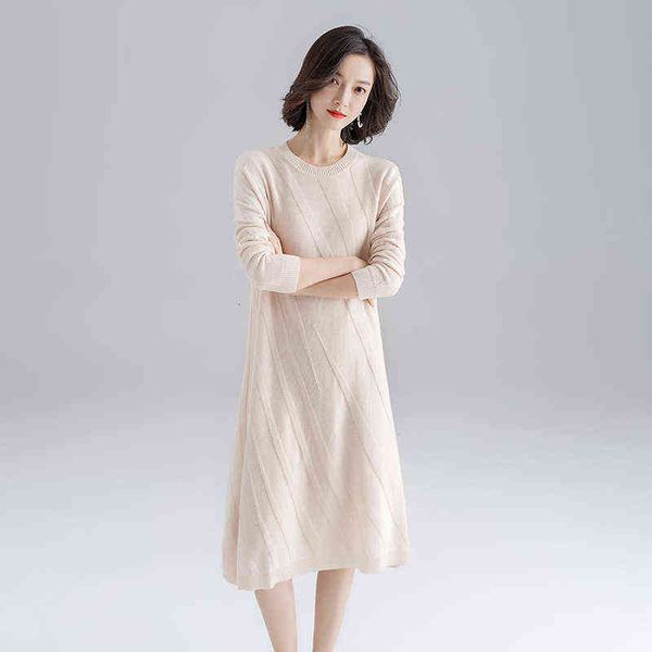 casual dresses lazy wind autumn winter pullover half high neck knitted 2022 korean version solid color loose women's bottom skirt, Black;gray
casual dresses lazy wind autumn winter pullover half high neck knitted 2022 korean version solid color loose women's bottom skirt, Black;gray