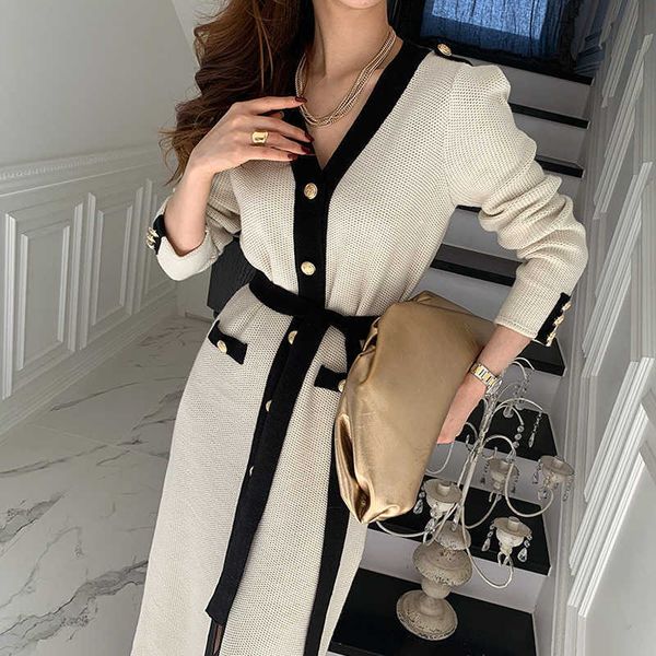 chic vintage v neck long sleeve contrast single breasted cardigan long knitted dress bandage sweaters jacket casual wild 210610, White
chic vintage v neck long sleeve contrast single breasted cardigan long knitted dress bandage sweaters jacket casual wild 210610, White