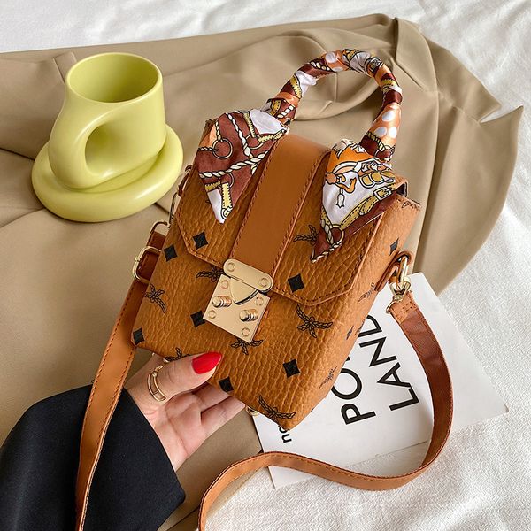 women's bag bag 2021 m family box simple and fashionable one shoulder portable messenger printed silk scarf s
women's bag bag 2021 m family box simple and fashionable one shoulder portable messenger printed silk scarf s