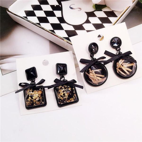 stud 2021 personality simple retro resin earrings for woman wild ear jewelry female, Golden;silver
stud 2021 personality simple retro resin earrings for woman wild ear jewelry female, Golden;silver