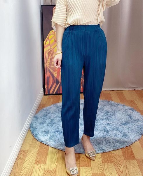 summer women's slim radish pants miyak fold fashion plus size loose all-match thin harem cropped trousers tied 78 & capris, Black;white
summer women's slim radish pants miyak fold fashion plus size loose all-match thin harem cropped trousers tied 78 & capris, Black;white