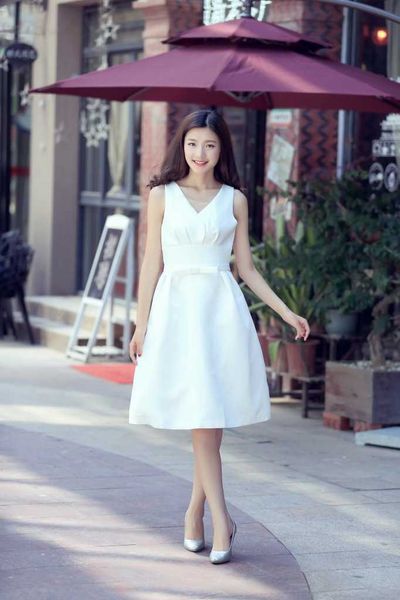 luxury evening dress 2021 summer white lady v-neck tunic high waist bud, Black;gray
luxury evening dress 2021 summer white lady v-neck tunic high waist bud, Black;gray