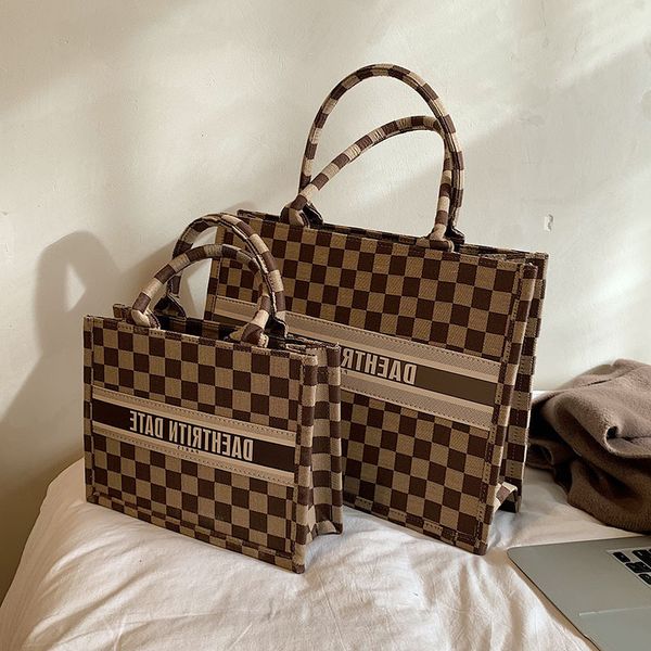 d-shaped shopping bag women's 2021 new fashion one shoulder tote bag ins foreign style portable large capacity square
d-shaped shopping bag women's 2021 new fashion one shoulder tote bag ins foreign style portable large capacity square