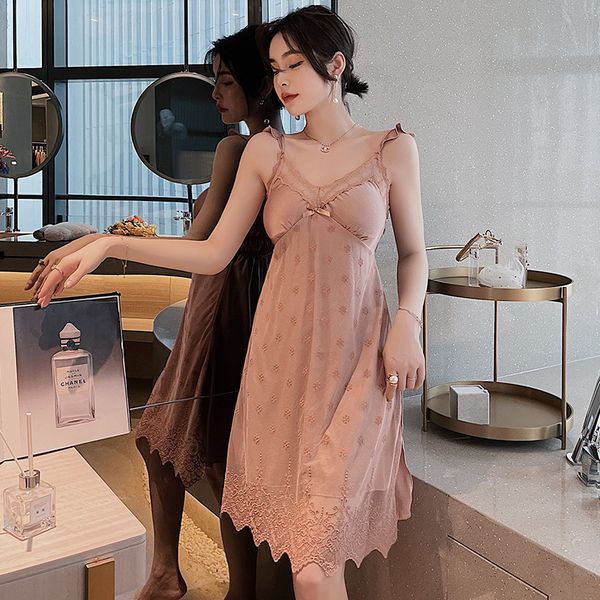 2021 spring and summer new pure color lace women's suspender pajamas feminine robe home wear, Black;red
2021 spring and summer new pure color lace women's suspender pajamas feminine robe home wear, Black;red