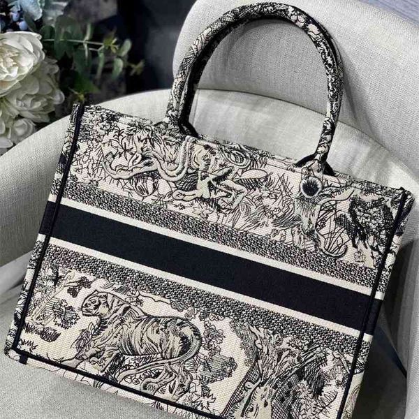 women luxurys designers bags 2021 the pursuit exquisite workmanship and quality the high- embroid designer handbag handbags totes crossbody
women luxurys designers bags 2021 the pursuit exquisite workmanship and quality the high- embroid designer handbag handbags totes crossbody