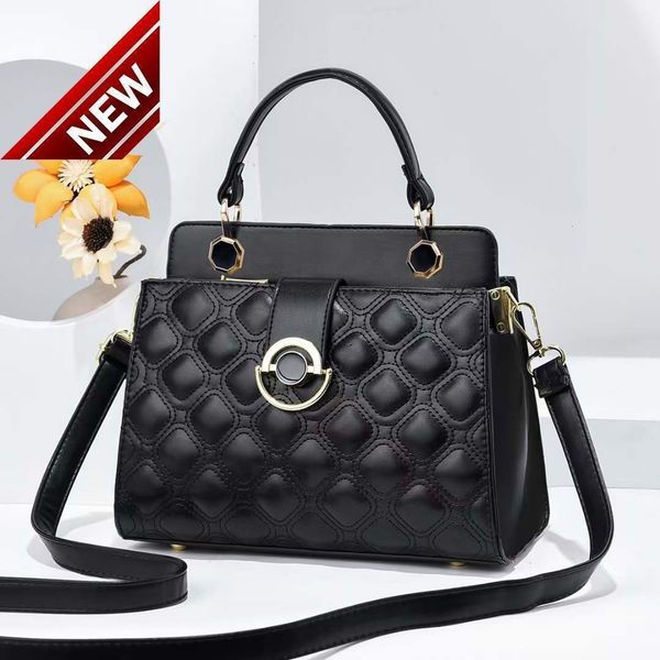 2022 new autumn winter princess bag fashion net red versatile messenger women's atmospheric hand single shoulder
2022 new autumn winter princess bag fashion net red versatile messenger women's atmospheric hand single shoulder