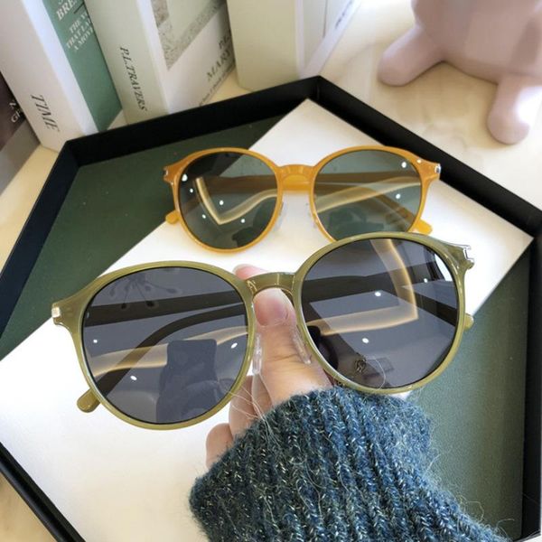 sunglasses polarized pc frame 0 trendy original glasses men and women matching street fashion, White;black
sunglasses polarized pc frame 0 trendy original glasses men and women matching street fashion, White;black