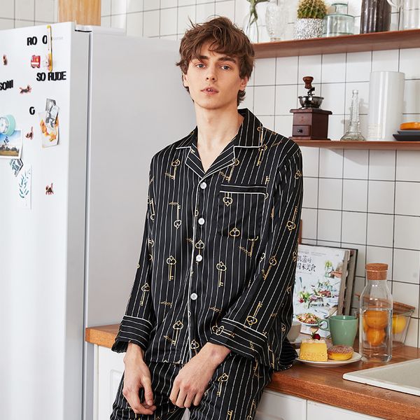 yaoting silk pajamas men's spring and summer ice silk long sleeve trousers home suit tz1050, Black;red
yaoting silk pajamas men's spring and summer ice silk long sleeve trousers home suit tz1050, Black;red