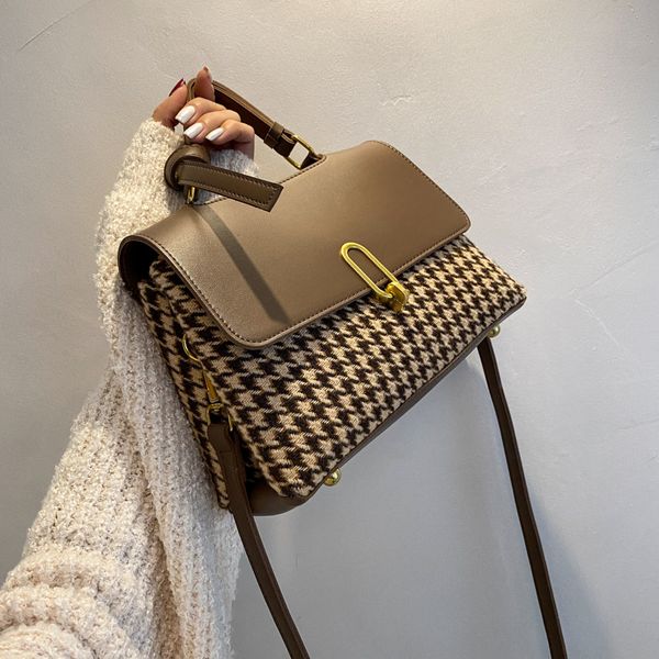 female fabric foreign color korean bag single-shoulder 2021 new fashion small version of jacquard messenger style contrast nfasu
female fabric foreign color korean bag single-shoulder 2021 new fashion small version of jacquard messenger style contrast nfasu