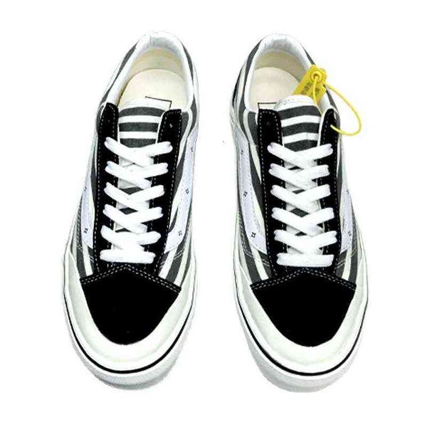 longvance black and white zebra stripe men's shoes women's style 36 low board baotou canvas
longvance black and white zebra stripe men's shoes women's style 36 low board baotou canvas