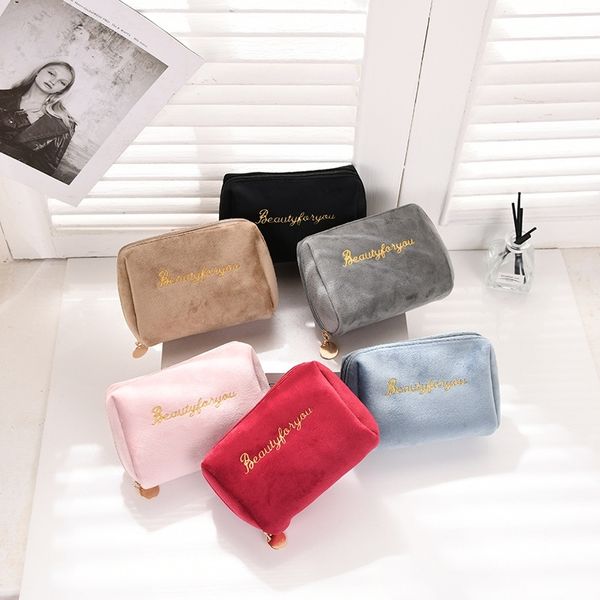 zipper hand holding korean version double-layer high-capacity storage flannelette embroidery cosmetic bag
zipper hand holding korean version double-layer high-capacity storage flannelette embroidery cosmetic bag
