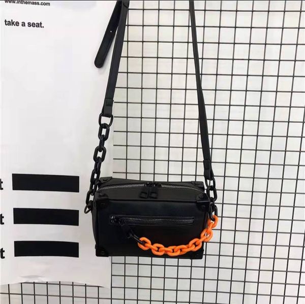 luxury shoulder bags designer messenger bag for man casual men cross body soft leather satchel clutch bag trunk hardware chain
luxury shoulder bags designer messenger bag for man casual men cross body soft leather satchel clutch bag trunk hardware chain