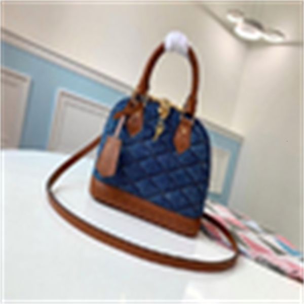 bags brand shoulder designer luxury totes r60c handles m55048 denim cross series shell bag bags women handbags body iconic bag clutches even, Red;black
bags brand shoulder designer luxury totes r60c handles m55048 denim cross series shell bag bags women handbags body iconic bag clutches even, Red;black