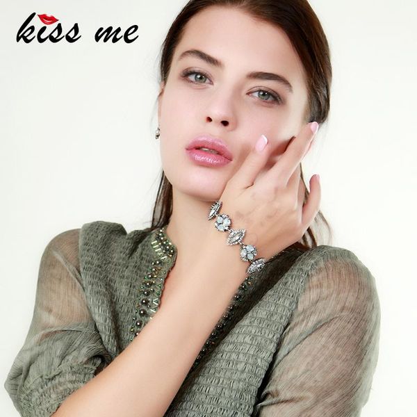 charm bracelets kiss me brand geometric crystal bracelet female 2021 for women party jewelry drop, Golden;silver
charm bracelets kiss me brand geometric crystal bracelet female 2021 for women party jewelry drop, Golden;silver