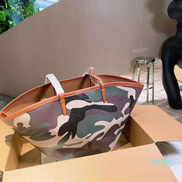 2022 fashion fan-shaped shopping bag luxury designer ladies handbags super large capacity all-match style handbag t he blend of lines
2022 fashion fan-shaped shopping bag luxury designer ladies handbags super large capacity all-match style handbag t he blend of lines