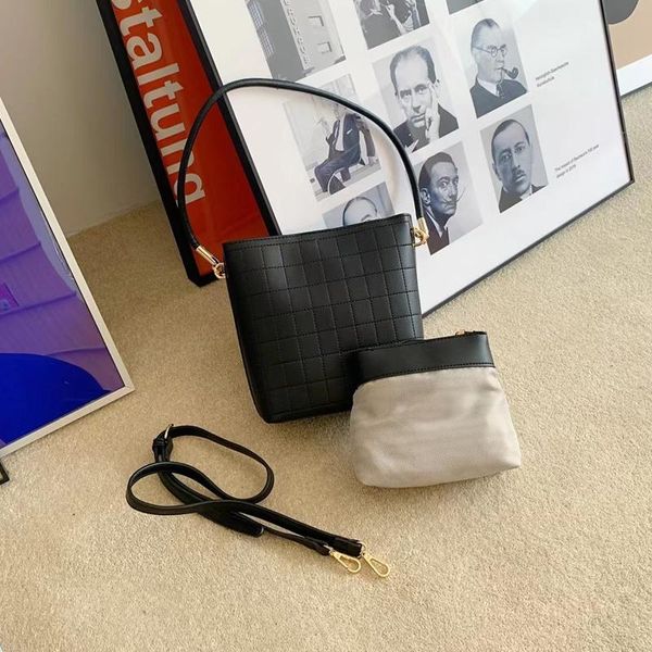 women bucket handbags set pu leather female small crossbody bag thread youth shoulder whole sale bags
women bucket handbags set pu leather female small crossbody bag thread youth shoulder whole sale bags