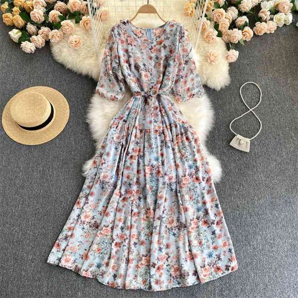 summer chiffon vestidos female sweet wood ears age-reducing puff sleeve slim retro floral midi dress gl028 210507, Black;gray
summer chiffon vestidos female sweet wood ears age-reducing puff sleeve slim retro floral midi dress gl028 210507, Black;gray