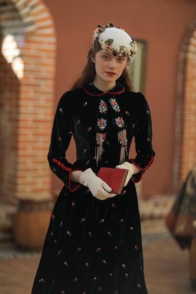 casual dresses autumn spring original design women slim waist vintage flower embroidery tassels black velvet, Black;gray
casual dresses autumn spring original design women slim waist vintage flower embroidery tassels black velvet, Black;gray