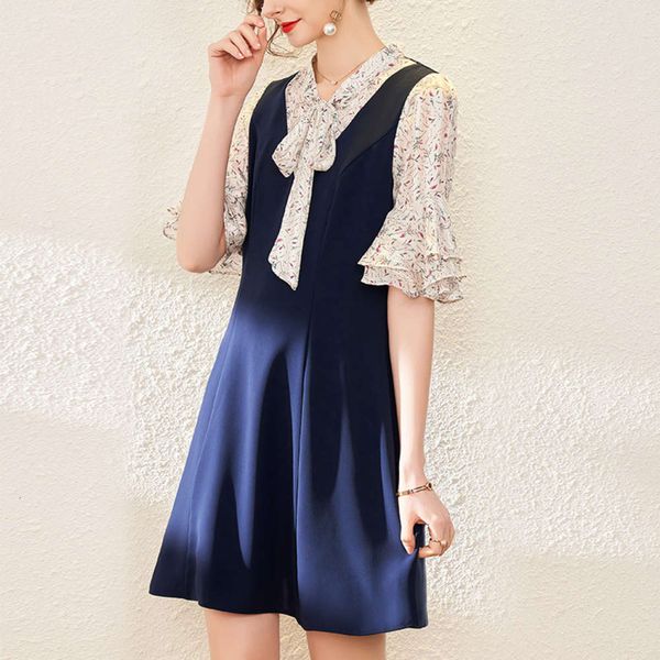 dress dresssummer stitching fake piece with foreign style printing ribbon horn sleeve and solid color swing skirt, Black;gray
dress dresssummer stitching fake piece with foreign style printing ribbon horn sleeve and solid color swing skirt, Black;gray