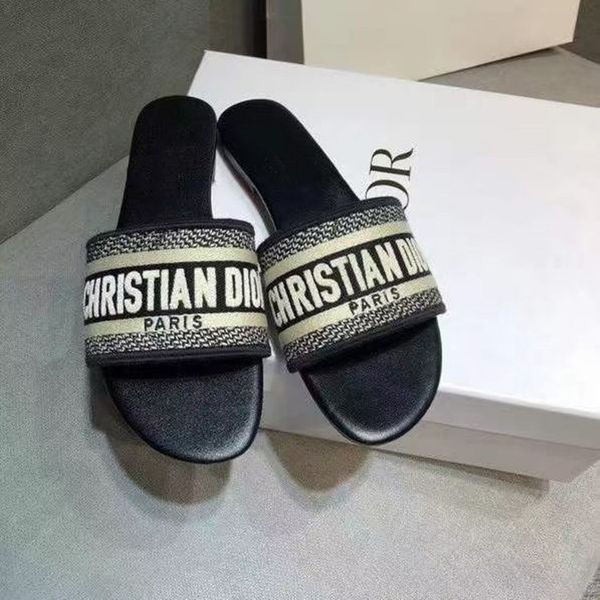 slippers d home 2021 comfortable one line with fashionable slippers women's summer metal button letters wear flat bottomed leather beac, Black
slippers d home 2021 comfortable one line with fashionable slippers women's summer metal button letters wear flat bottomed leather beac, Black